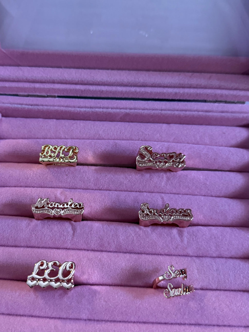 Soulaan HEART CARVED NAME RING