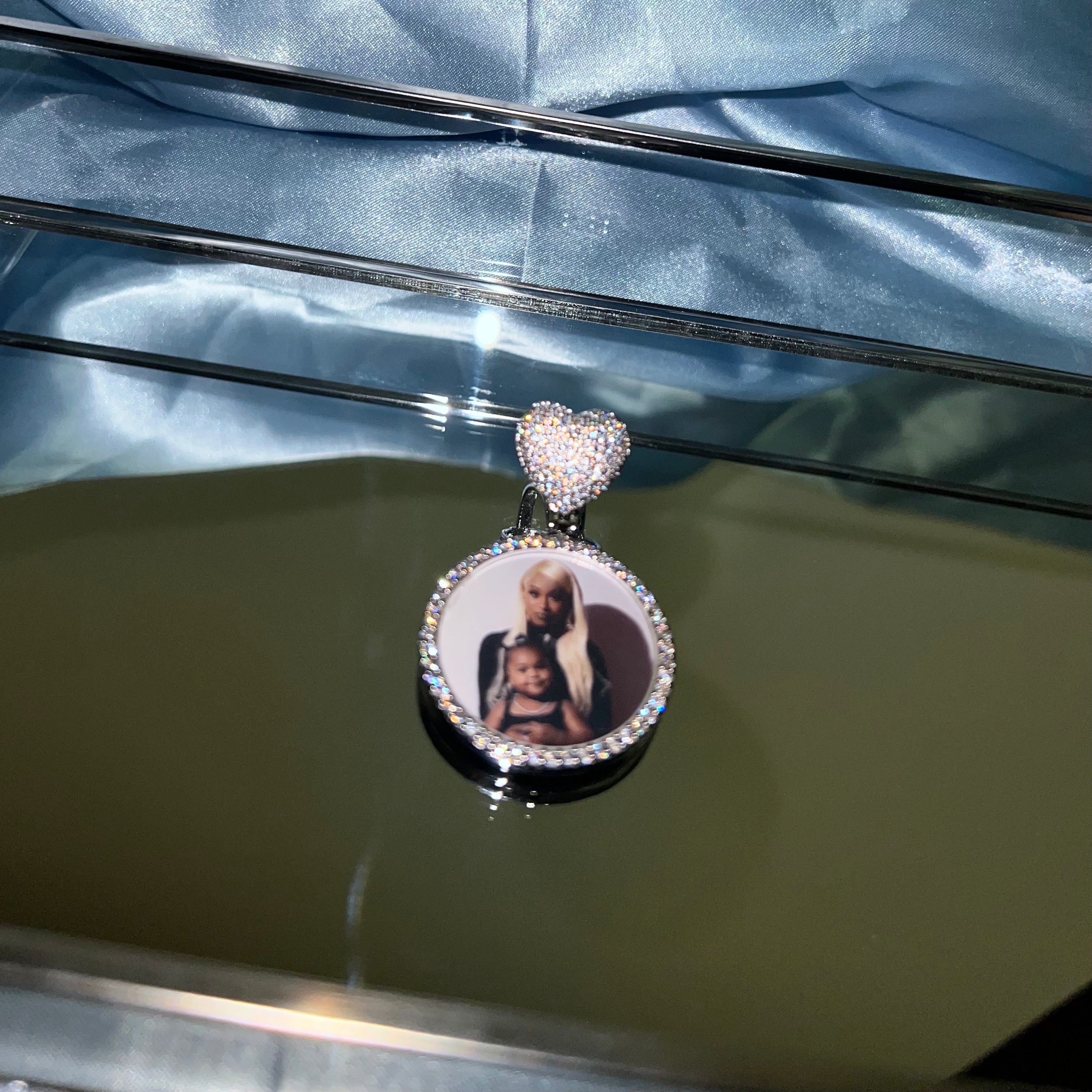 Icy Circle Photo Pendant- Heart Bail